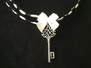Sexy Black & White Collar