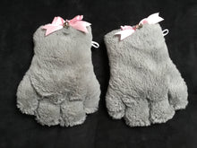 Load image into Gallery viewer, Beautiful Grey &amp; Pink Faux Fur Gloves, Cosplay,Kawaii,